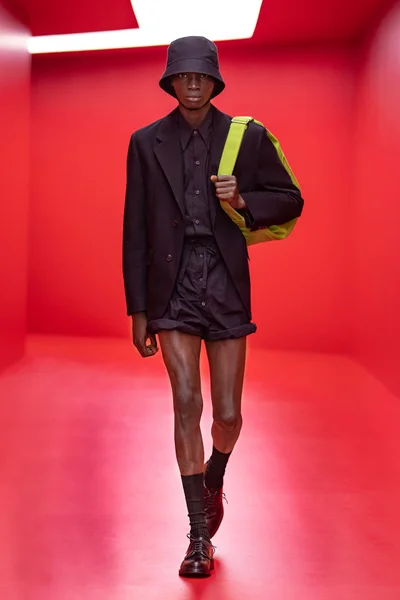 Look 3